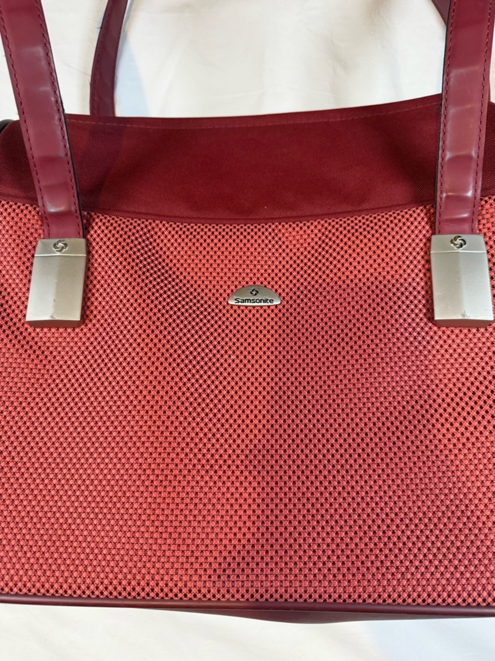 Samsonite - Red Weekender Carry-On - Picture 2 of 11